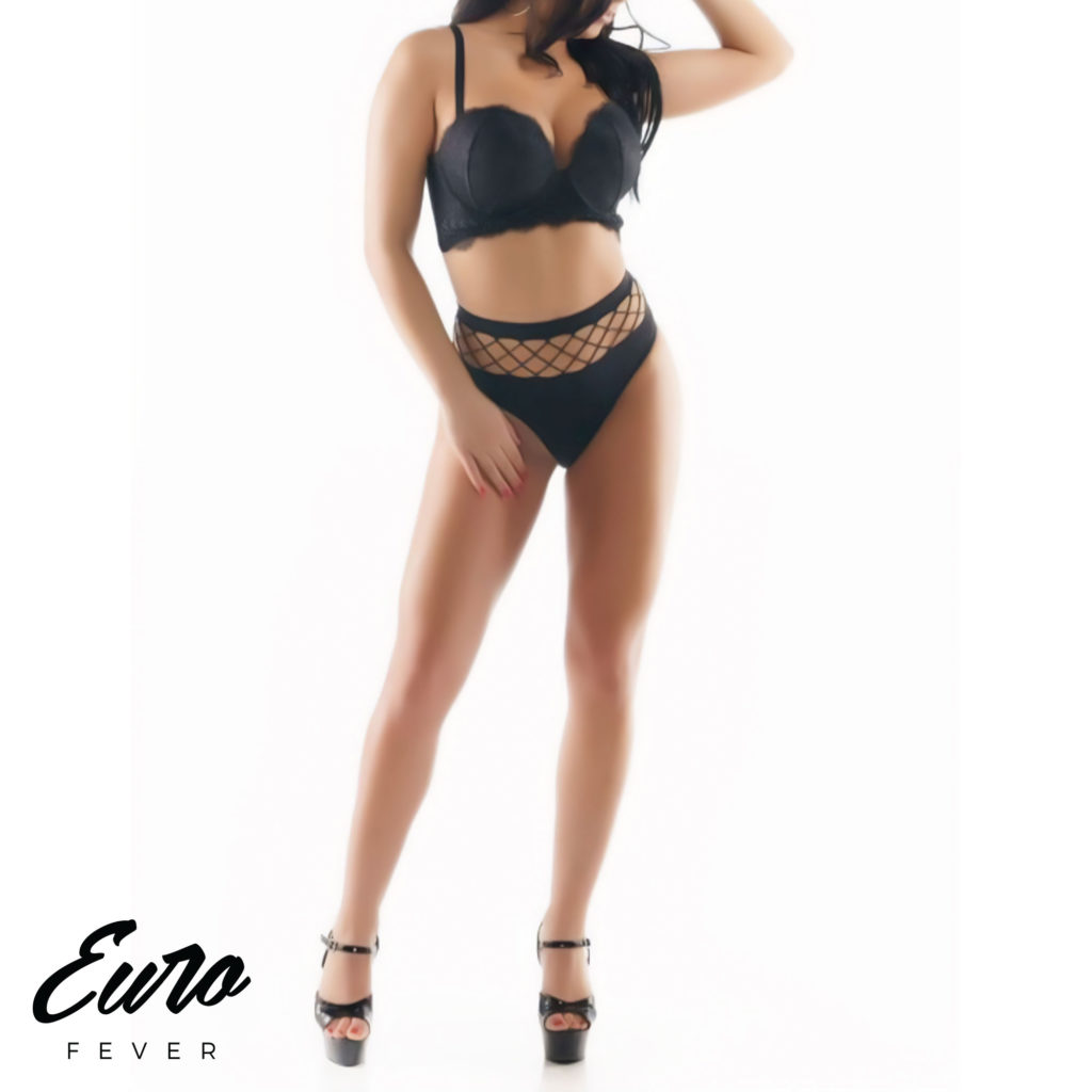 Nikki - Metrotown Escort